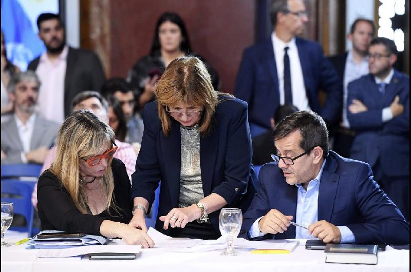 Avanza la reforma laboral en el Senado- Bullrich pisa el acelerador en busca del dictamen