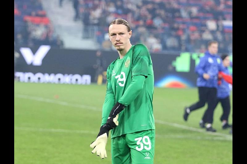 Quieacuten es Matvei Safonov el heacuteroe de los penales del PSG