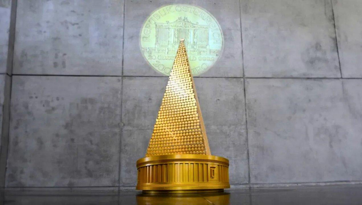 Ya aparecioacute el aacuterbol de Navidad maacutes caro y preanuncia otro insoacutelito Mundial