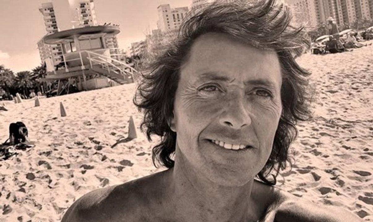 La maniacutea oculta de Gustavo Bermuacutedez