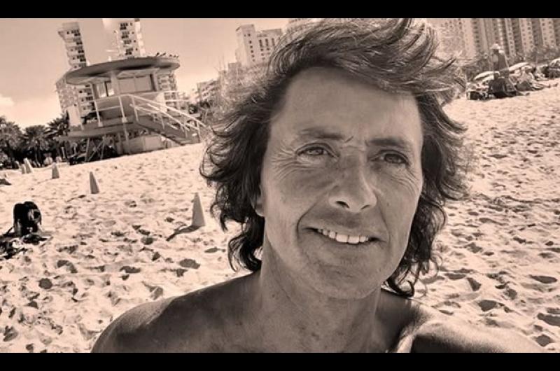 La maniacutea oculta de Gustavo Bermuacutedez