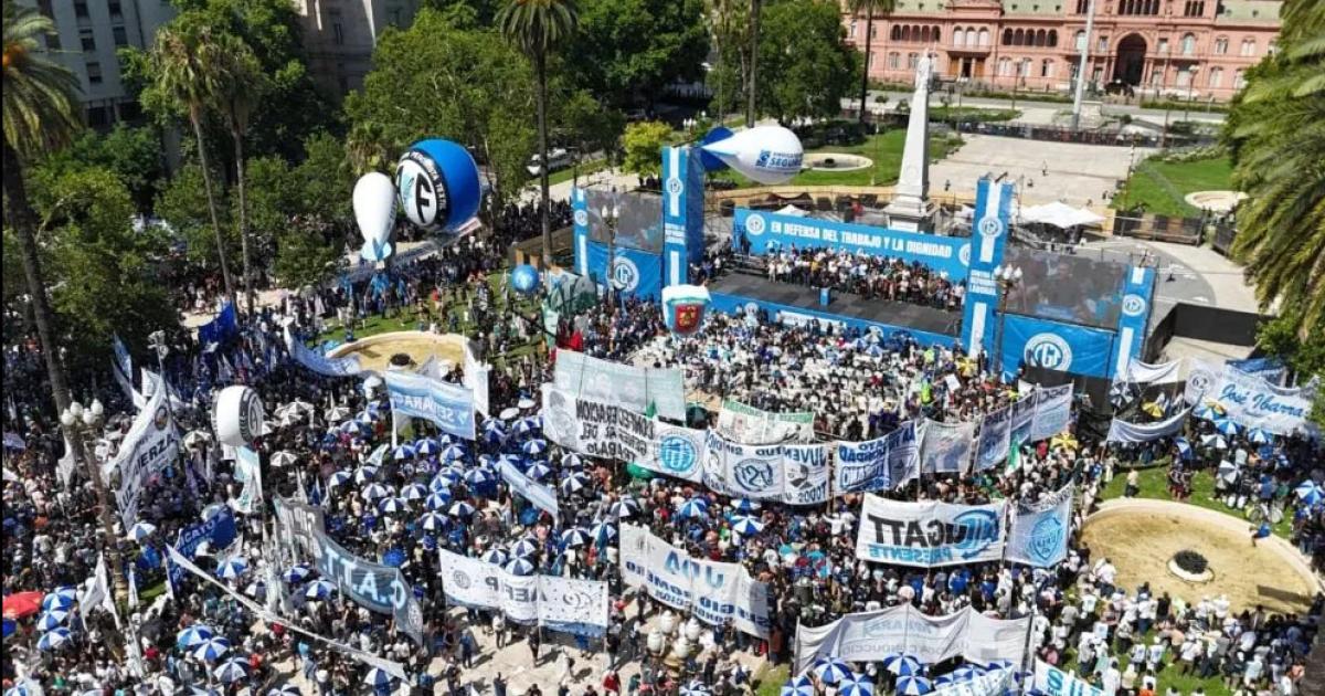 La CGT amenazoacute con un paro si avanza la reforma laboral 