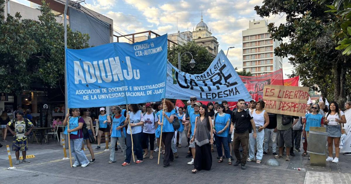 Multitudinaria marcha en Jujuy contra la Reforma Laboral