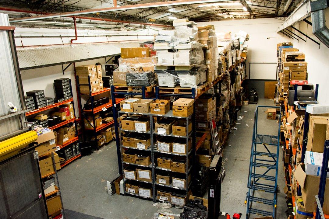 Plan B para el aacuterbol de Navidad- regalar celulares PCs tablets o relojes inteligentes reacondicionados 