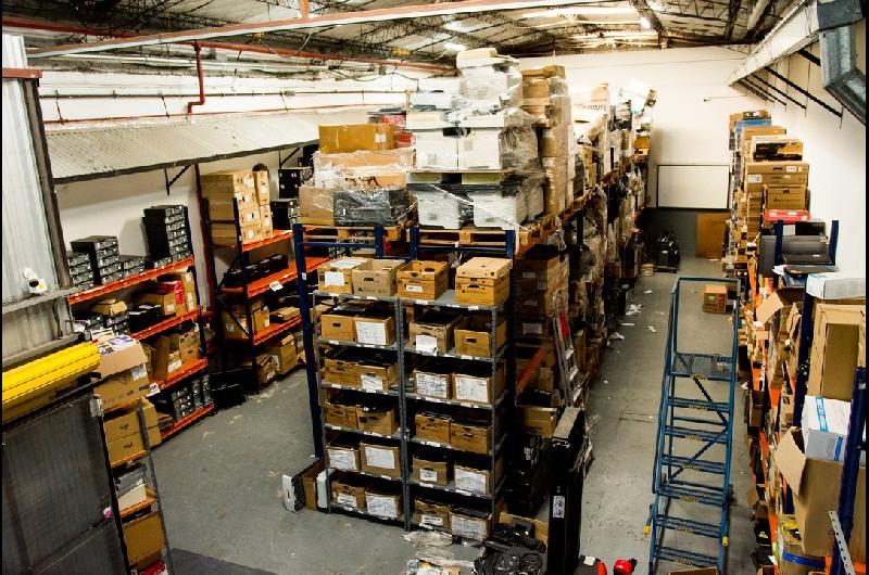 Plan B para el aacuterbol de Navidad- regalar celulares PCs tablets o relojes inteligentes reacondicionados 