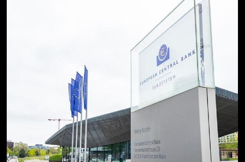 BCE mantiene sin cambios las tasas tras sentildeales de estabilizacioacuten econoacutemica