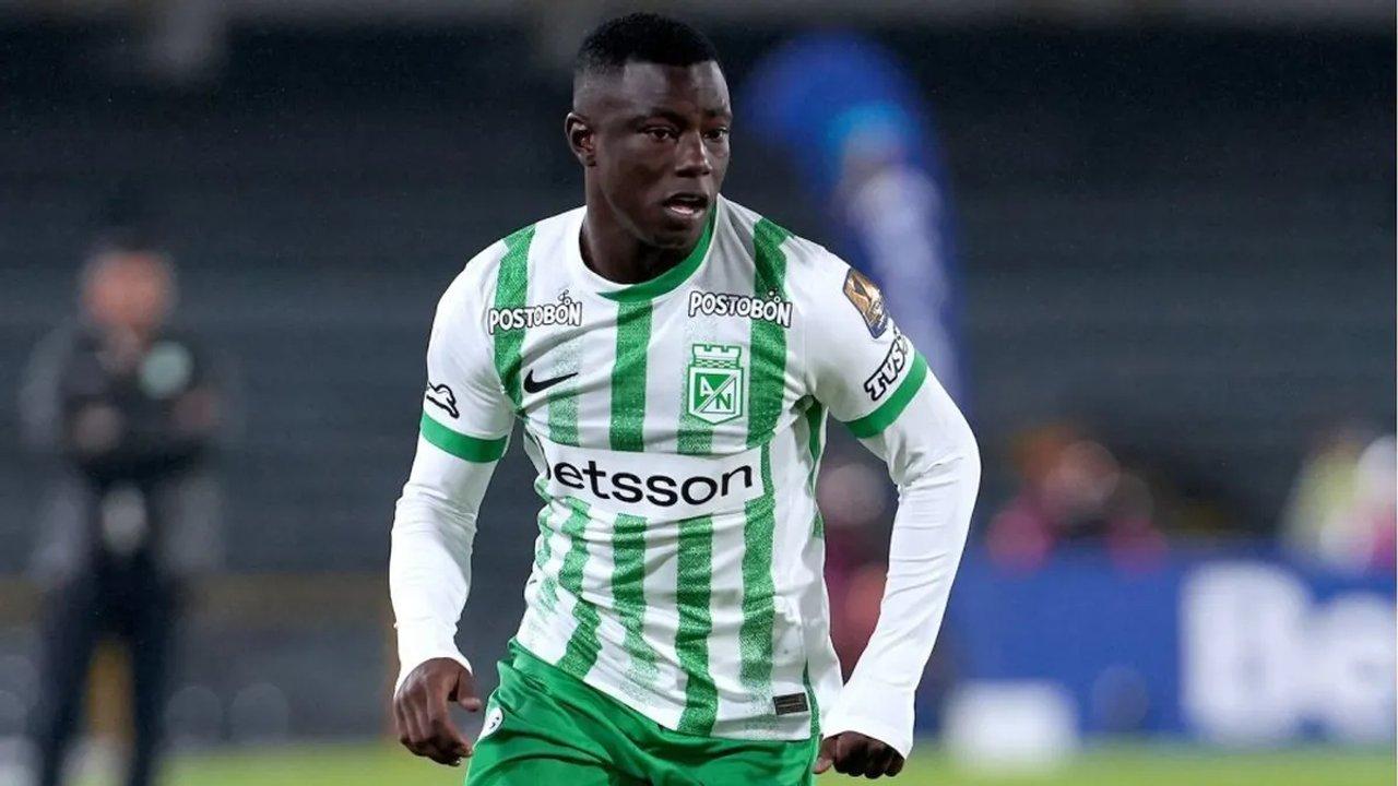 Un exentrenador elogioacute a Hinestroza- ldquoTiene la cabeza para jugar en Bocardquo