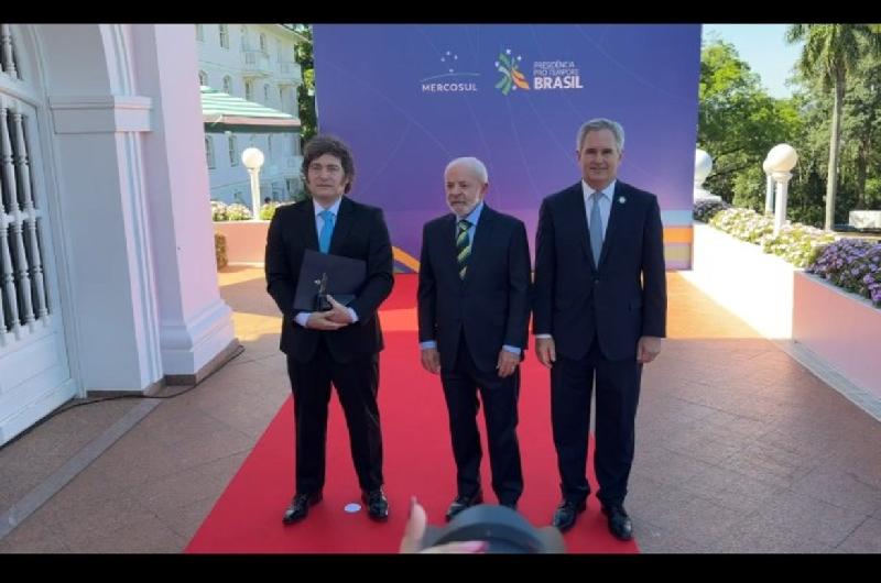 Milei saludoacute a Lula en la Cumbre del Mercosur
