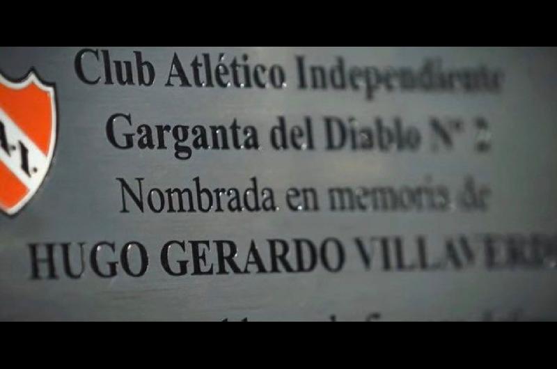 Papeloacuten en Independiente- error en el nombre de Hugo Villaverde empantildeoacute su homenaje