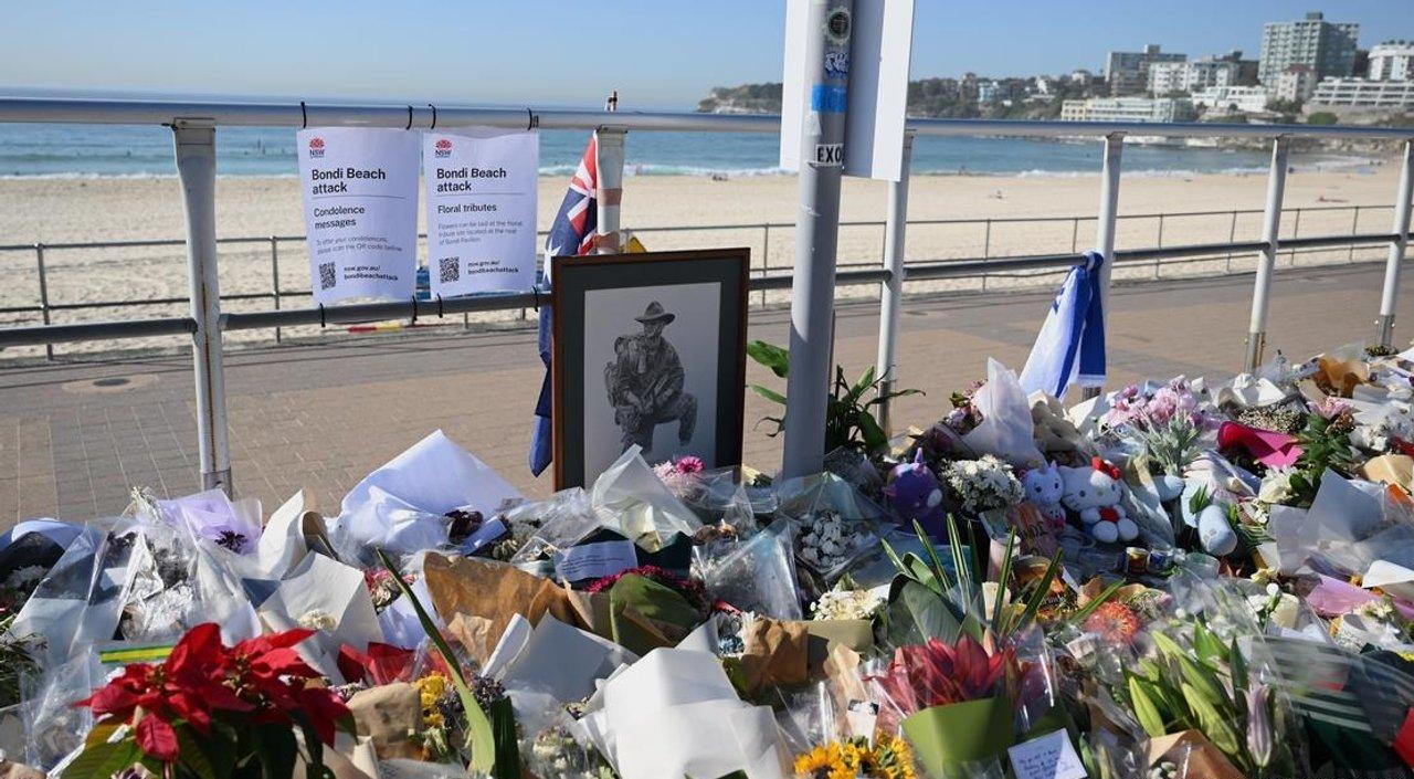 Australia se paraliza para honrar a las viacutectimas de la masacre en playa Bondi