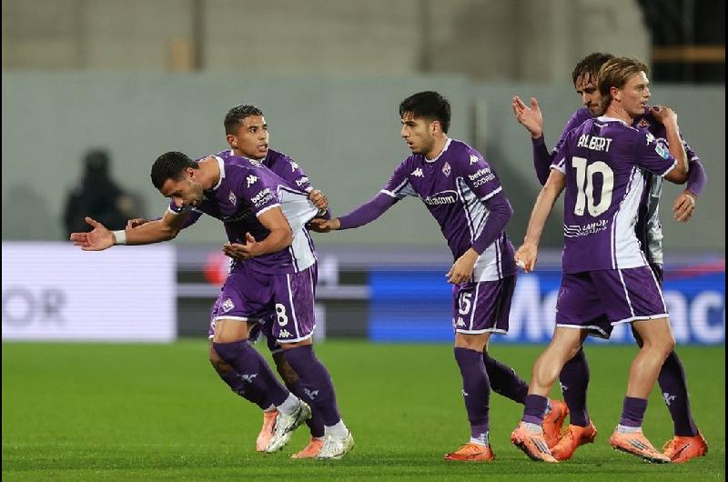 Fiorentina goleoacute al Udinese y sumoacute su primera victoria en la Serie A