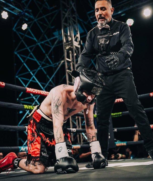 Mernuel mostroacute las secuelas de Paacuterense de Manos III tras caer ante Cosmic Kid