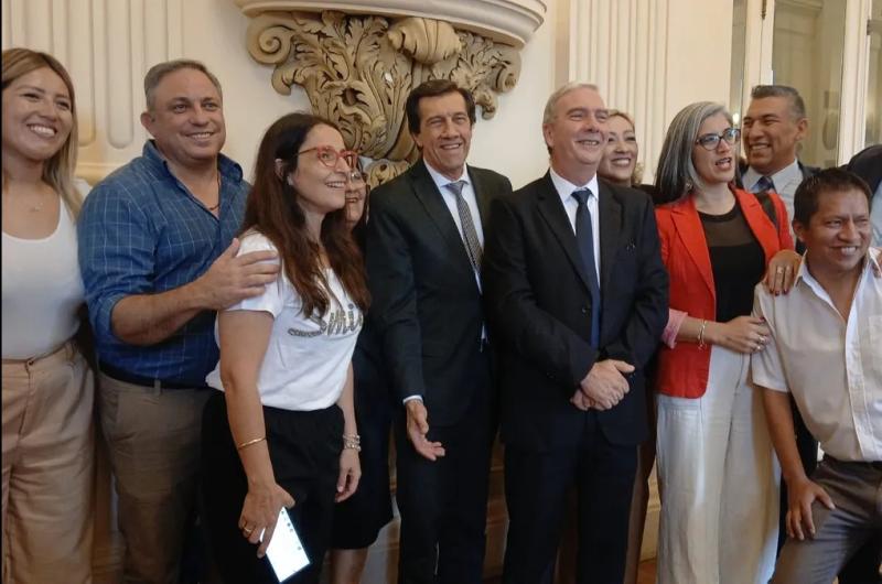 Sadir inicioacute los primeros cambios en su gabinete