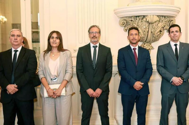 Sadir inicioacute los primeros cambios en su gabinete