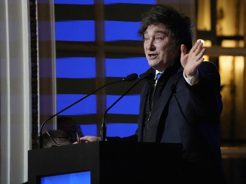 Efecto motosierra- Milei recortoacute 50 billones desde que asumioacute y anticipa maacutes poda