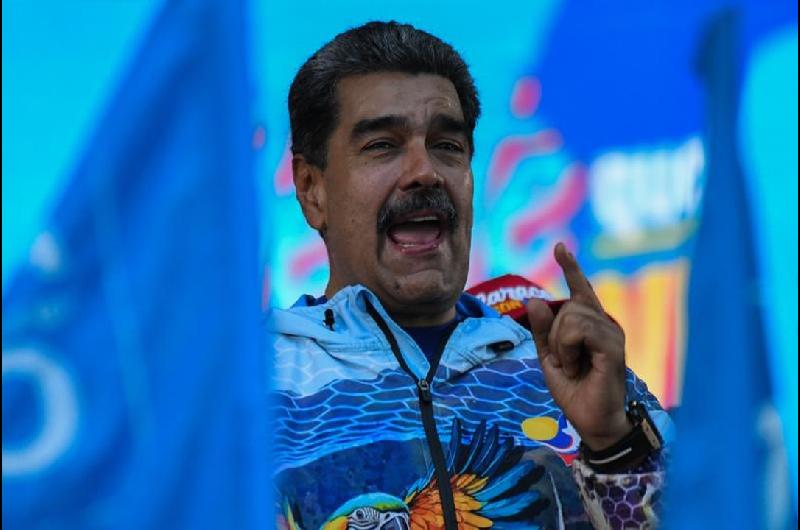 Maduro calificoacute de ldquopirateriacutea de corsariosrdquo el bloqueo petrolero de EE UU