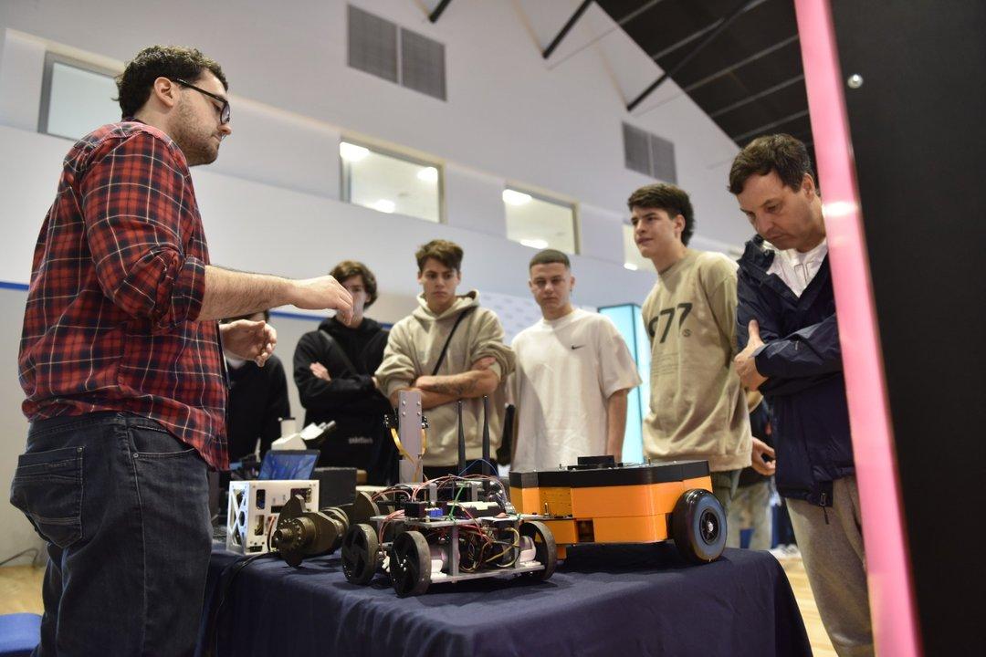 Un instituto tecnoloacutegico de excelencia articula biologiacutea ingenieriacutea y ciencia de datos en una sola carrera