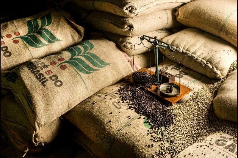 Persisten impactos de aranceles de EEUU sobre el cafeacute brasilentildeo de cara a 2026