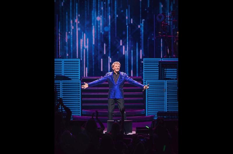 Barry Manilow fue diagnosticado con caacutencer de pulmoacuten