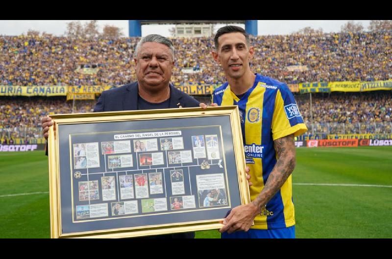 En medio de la poleacutemica ldquoChiqui Tapia saludoacute a Rosario Central por sus 136 antildeos