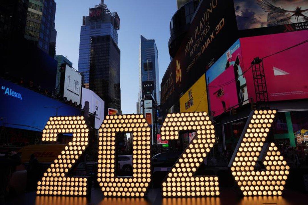 Times Square se prepara para la llegada de 2026 en Nueva York