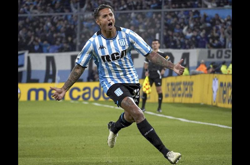 La salida de Almendra facilitariacutea la llegada del primer refuerzo para Racing