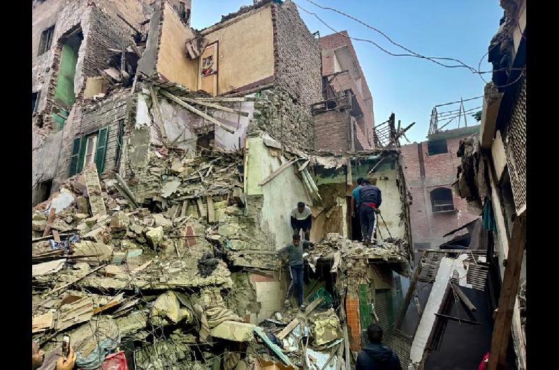 Tragedia en Egipto- ascienden a ocho los muertos por el derrumbe de un edificio en Guiza