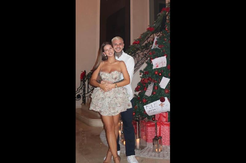 Cuaacutento sale el vestido que la ldquoChina Suaacuterez usoacute en Navidad