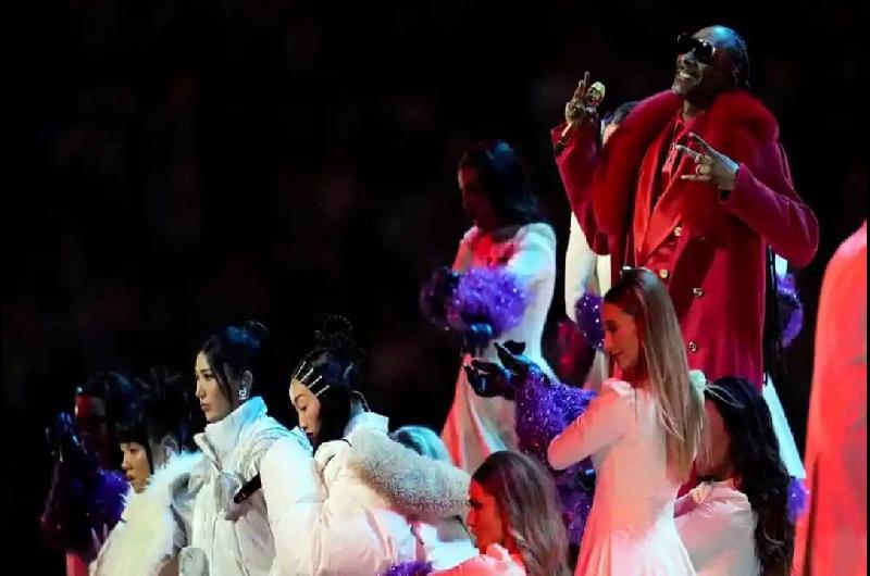Snoop Dogg fue la gran figura del show navidentildeo de la NFL 2025