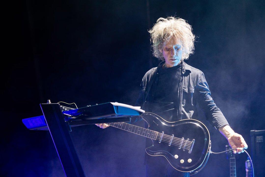Murioacute el guitarrista de The Cure Perry Bamonte