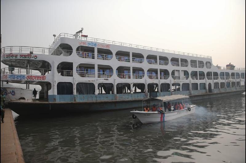 Tragedia en Bangladesh- cuatro muertos por un choque de ferris en medio de una densa niebla