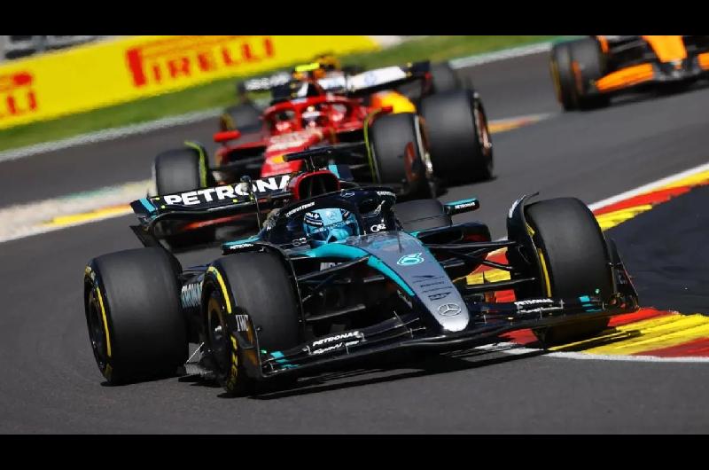 Un piloto confesoacute que lloroacute y sufrioacute mucho en su primer antildeo en la Foacutermula 1