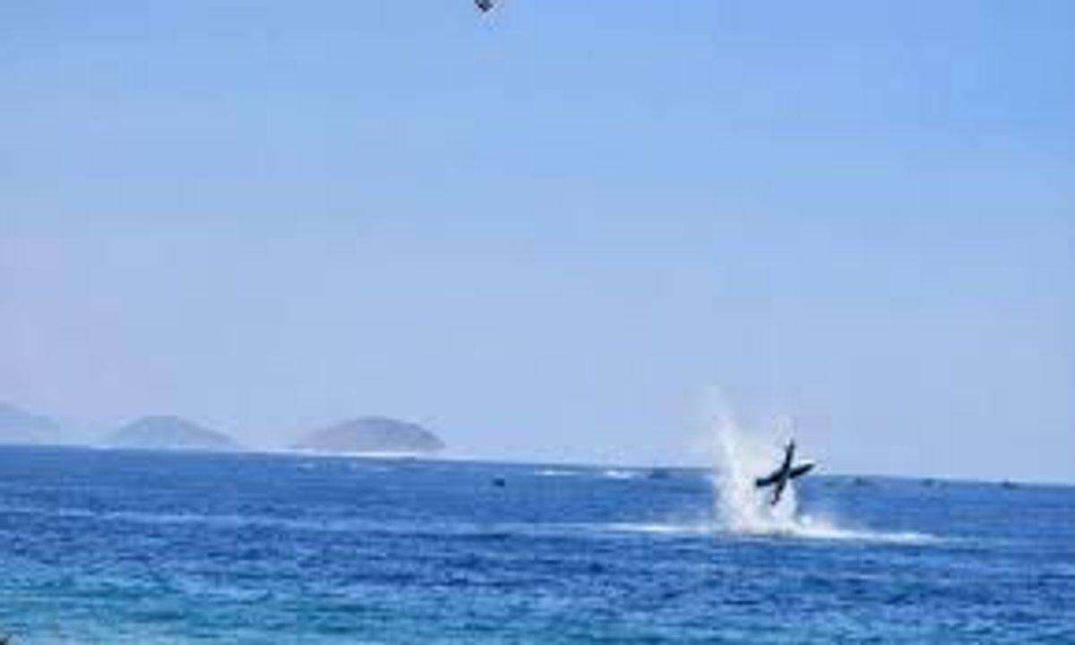 Brasil- cayoacute una avioneta en Copacabana y murioacute el piloto