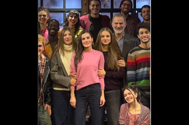 Los Reyes y sus hijas disfrutaron de una sorpresiva noche de teatro en Madrid