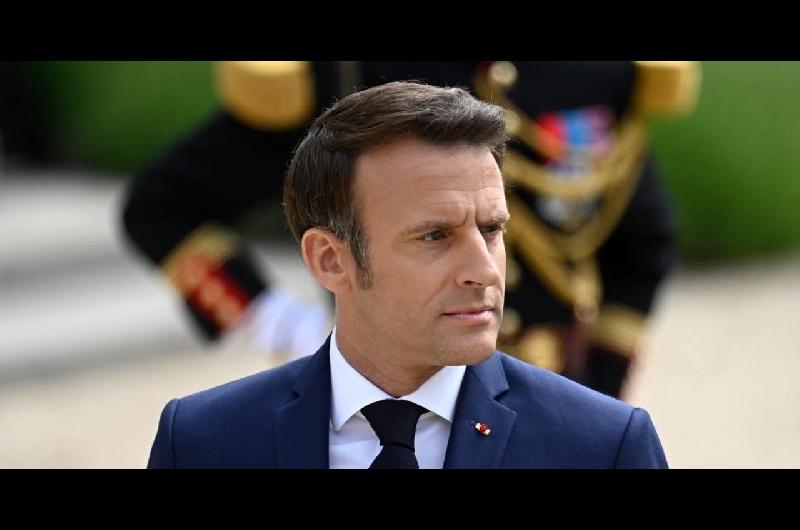 Francia- la imagen de Macron cayoacute a niveles maacutes bajos