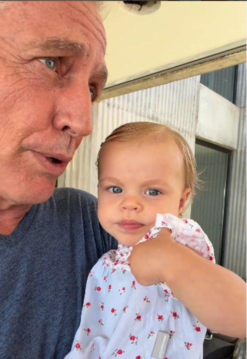 Marley celebroacute el primer cumpleantildeos de su hija Milenka