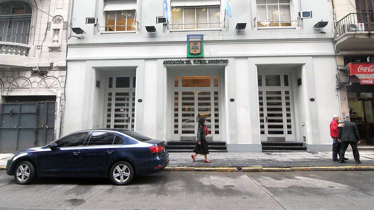 Cronologiacutea de un fin de antildeo complejo para la AFA