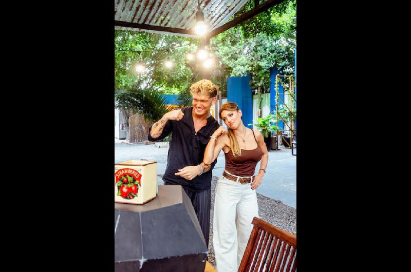 Ian Lucas volvioacute a alimentar los rumores de romance con Evangelina Anderson 