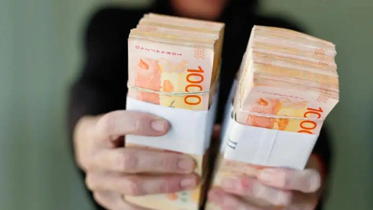 Las tasas en pesos se dispararon al 140-en-porciento- sobre el cierre de la rueda