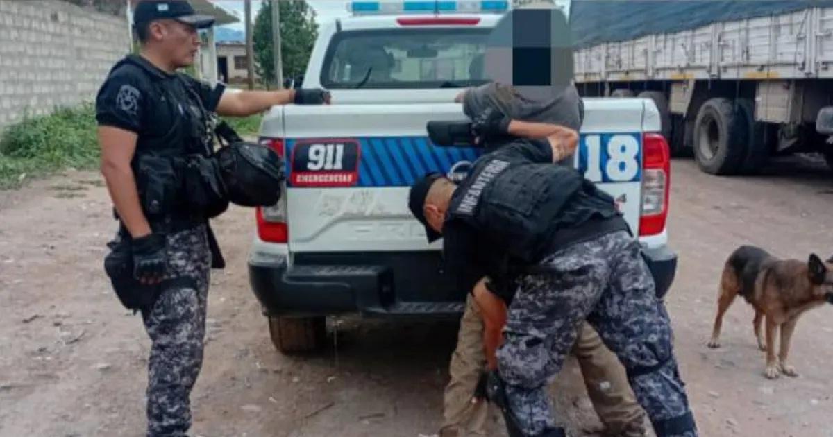 Volvioacute a robar al mismo barrio y lo atraparon