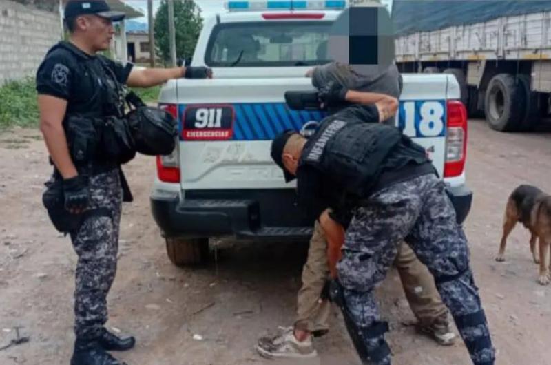 Volvioacute a robar al mismo barrio y lo atraparon