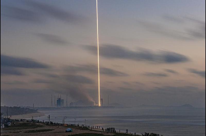 Rusia anuncioacute que puso con eacutexito en oacuterbita 52 sateacutelites