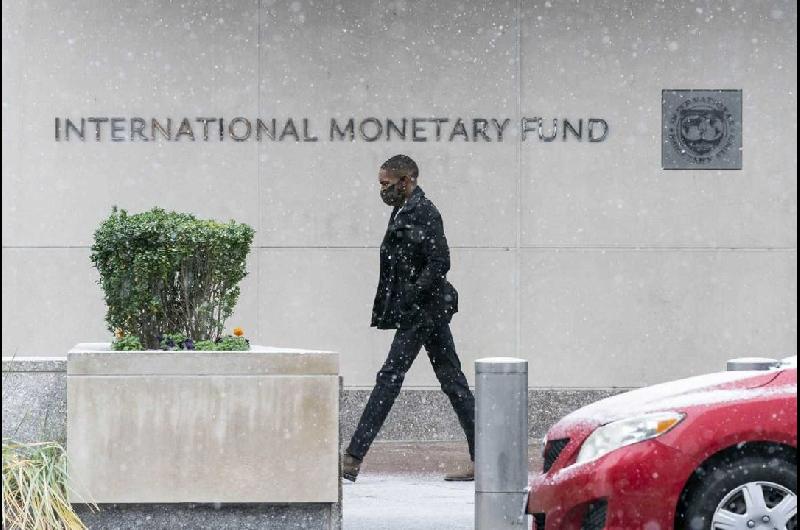 Las reservas subieron casi USD 11600 millones este antildeo por el respaldo del FMI