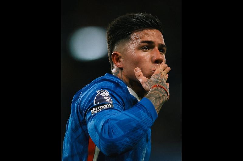 Con gol de Enzo Fernaacutendez el Chelsea igualoacute con el Bournemouth por 2-2