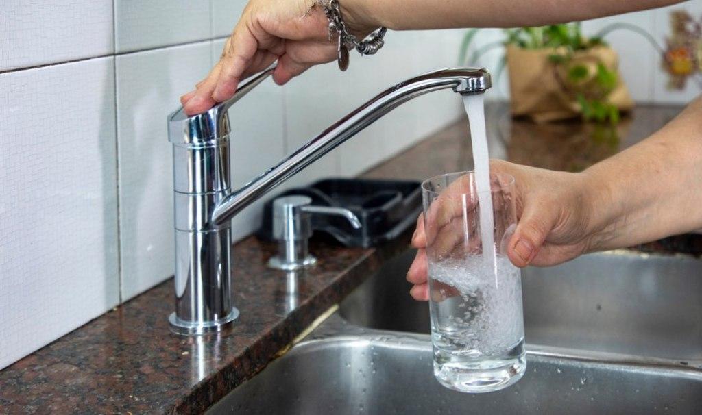 Uruguay pide racionalizar el uso del agua potable ante la falta de lluvias