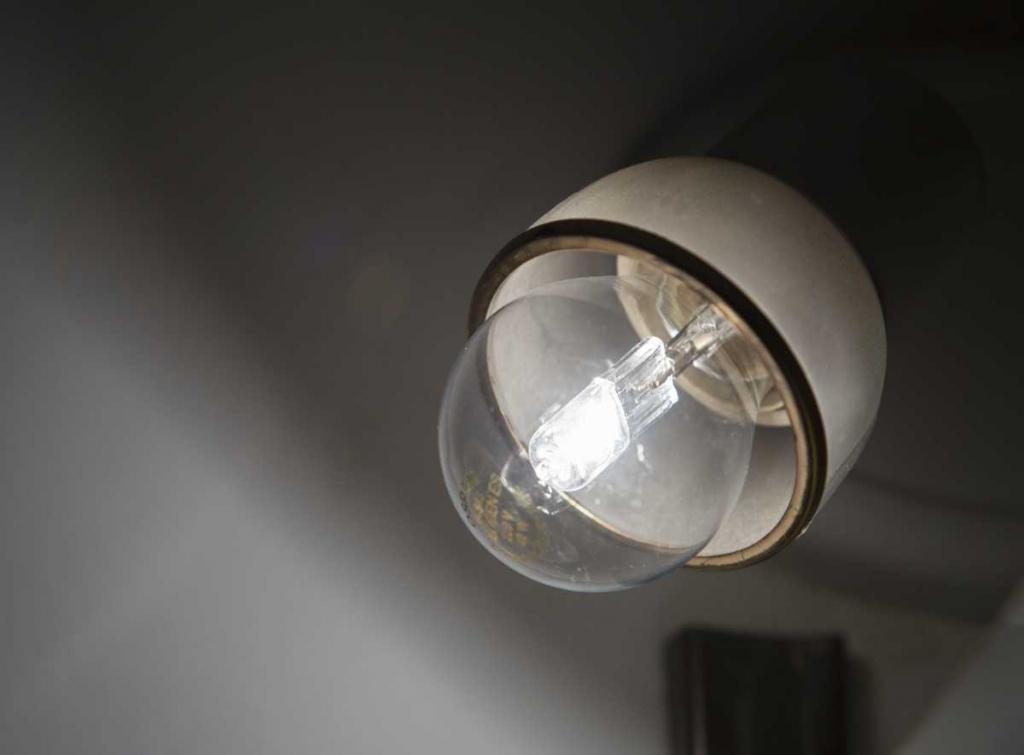 Tarifas de luz- en pleno apagoacuten confirman aumento superior al 2-en-porciento- en Edenor y Edesur para enero