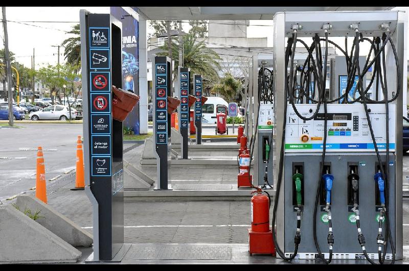 Traslado a surtidores- el Gobierno aumentoacute parcialmente los impuestos a los combustibles