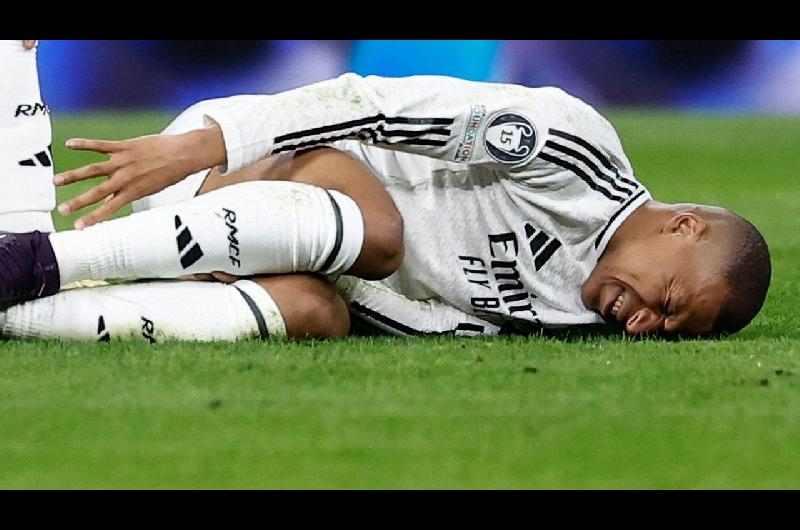 Mbappeacute sufrioacute una lesioacuten en la rodilla izquierda y es duda para la Supercopa de Espantildea