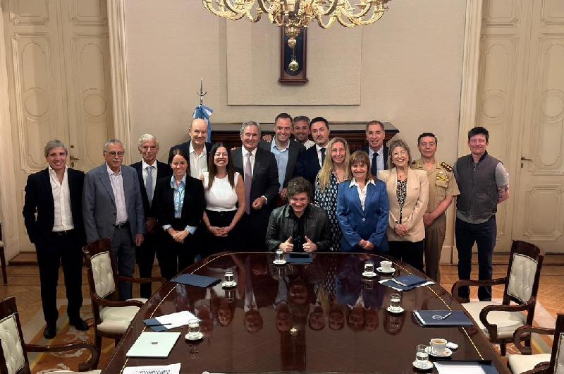 Con parte del Gabinete de vacaciones Milei sigue en actividad y se enfoca en los objetivos de 2026
