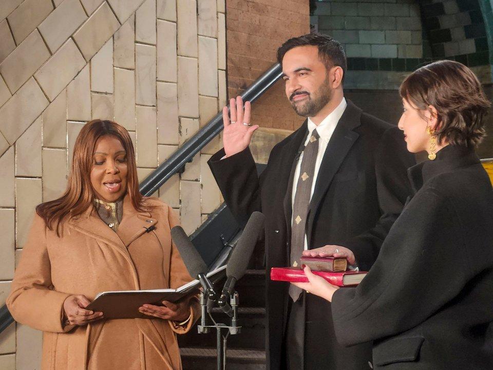 Zohran Mamdani juroacute como nuevo alcalde de Nueva York  